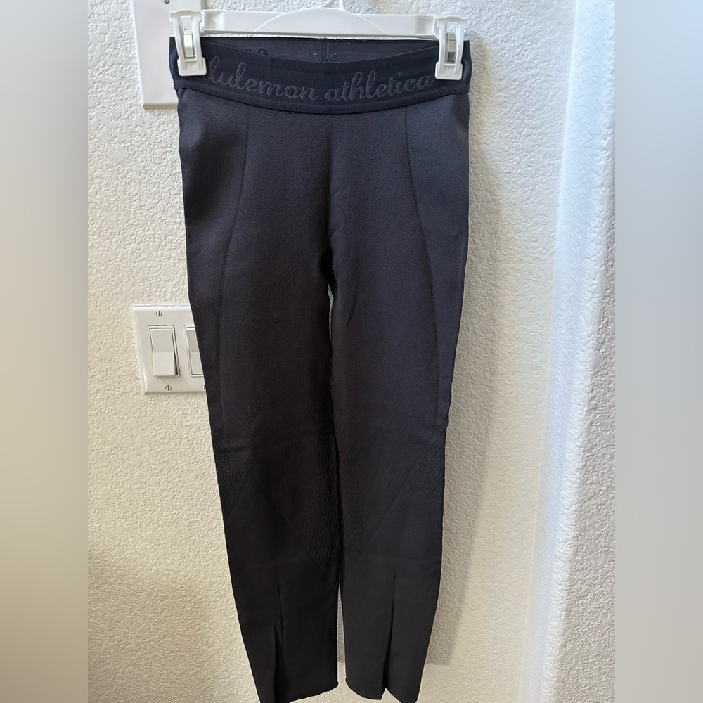 Lululemon black seamless leggings with laser cut size 6
